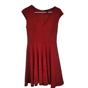 Aqua Women's Red Poly/Rayon/Spandex V-Neck Short Sleeve Knee Length Dress
